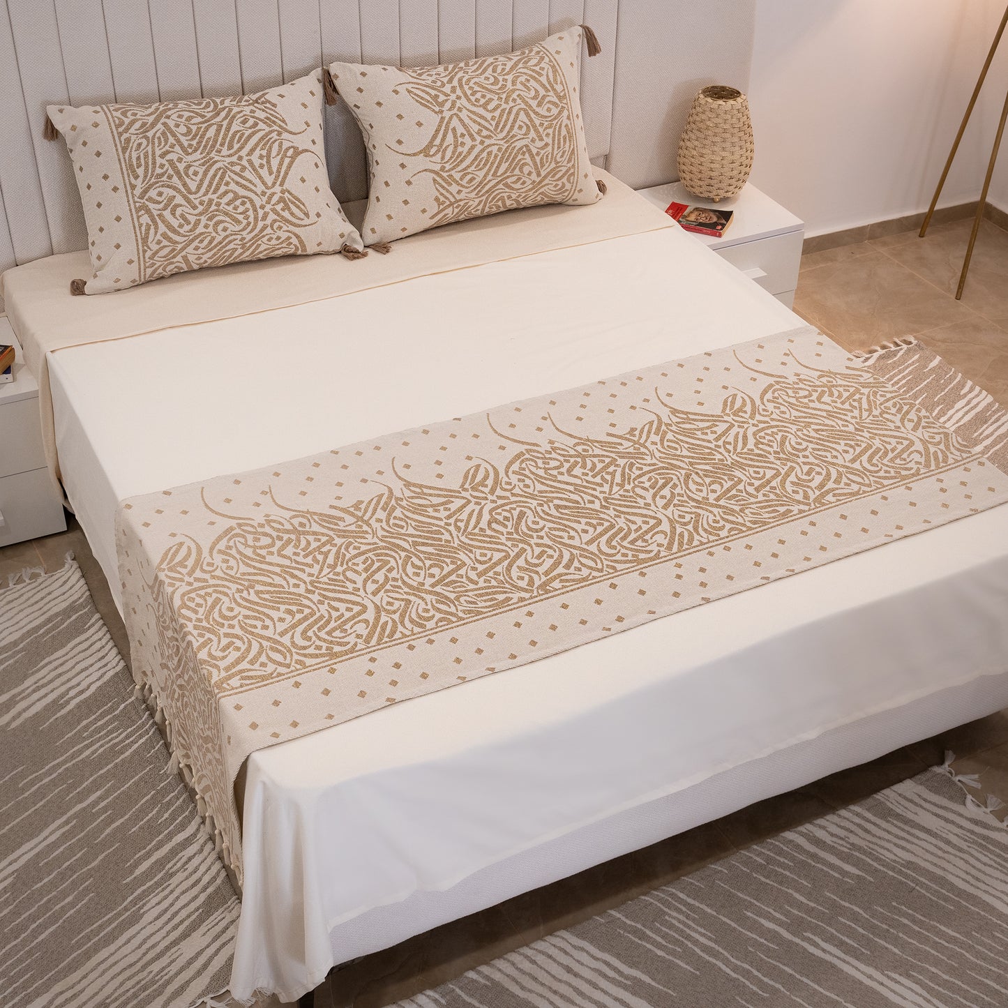 Chemin de lit Calligraphie + 2 Housses de coussin
