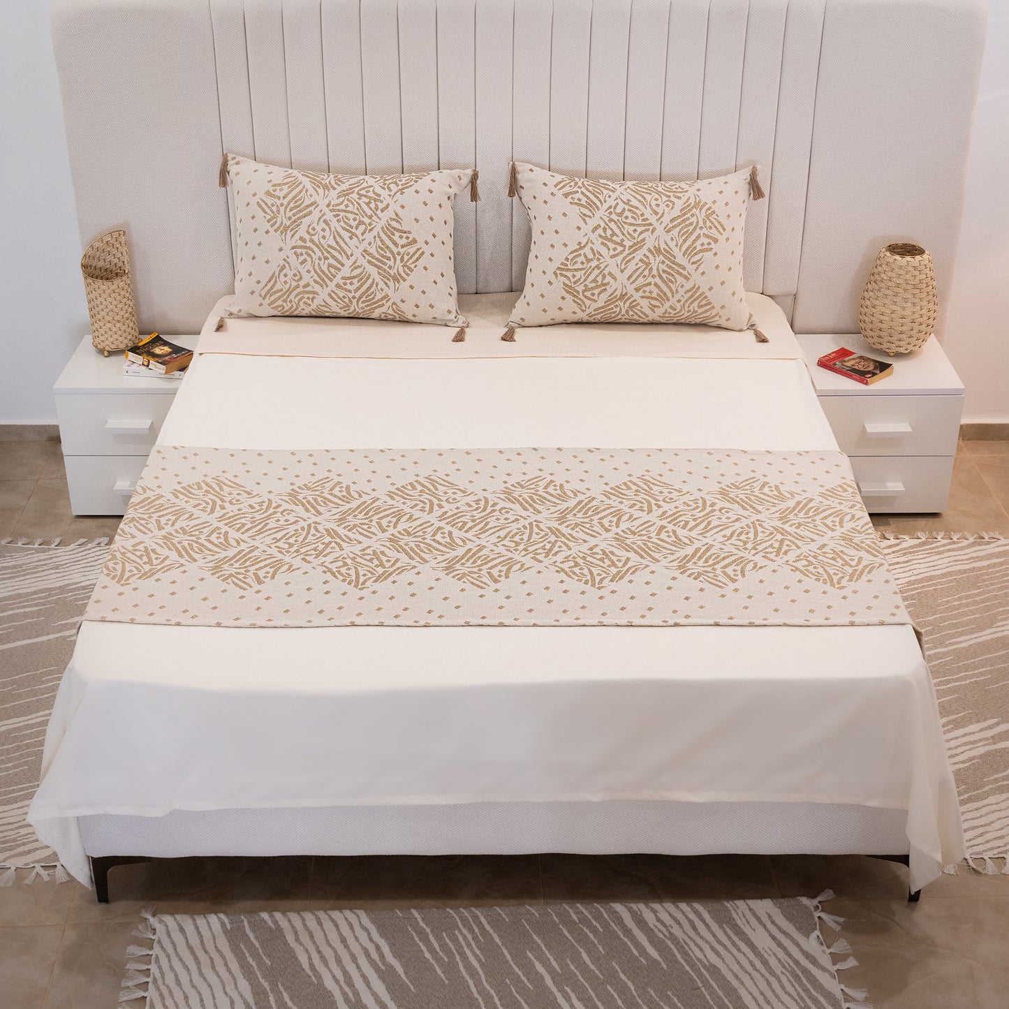 Chemin de lit Calligraphie + 2 Housses de coussin