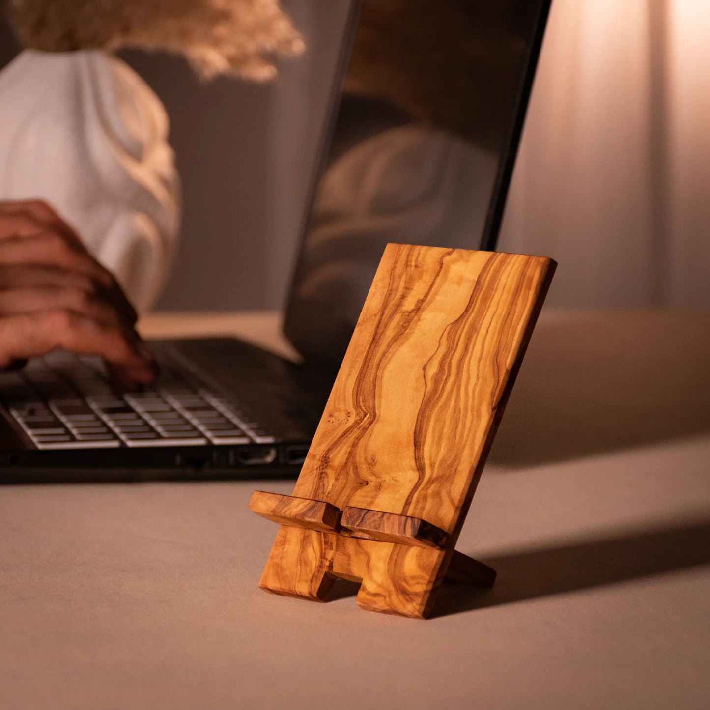 Support de Téléphone en Bois d’Olivier Ecostand