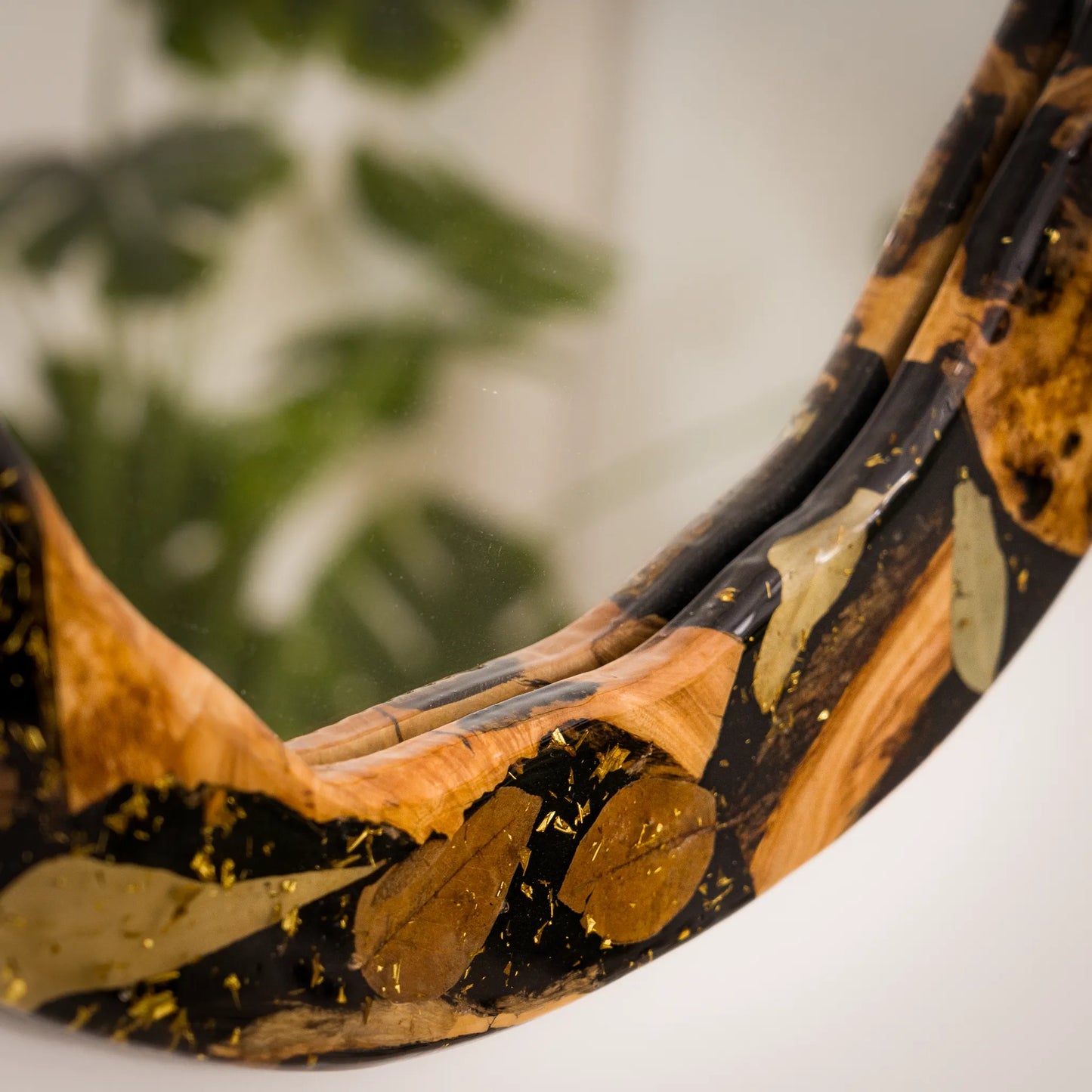 Cadre décoratif en bois d'olivier naturel et résine avec finitions artisanales