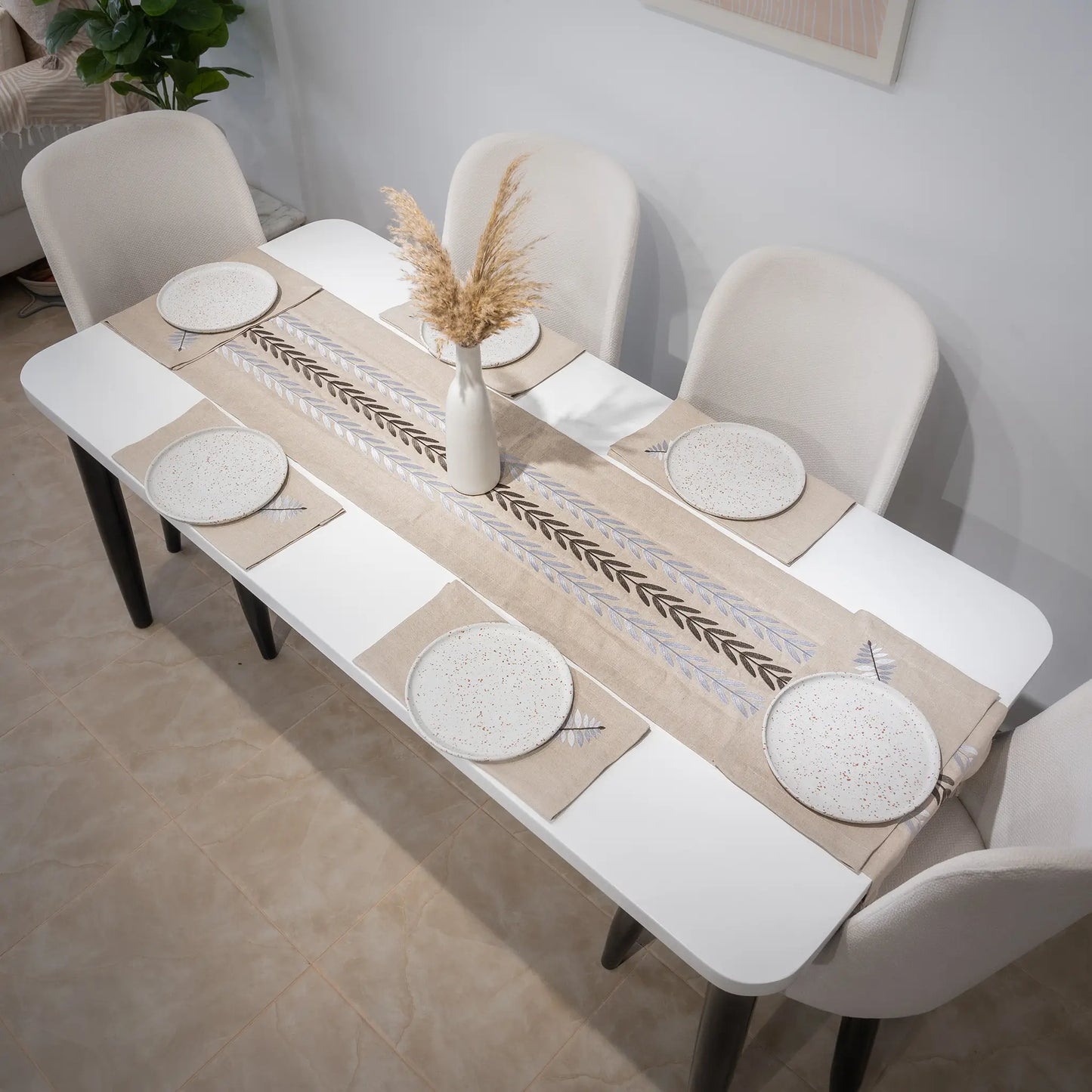 Chemin de Table en Lin Brodé - ARA