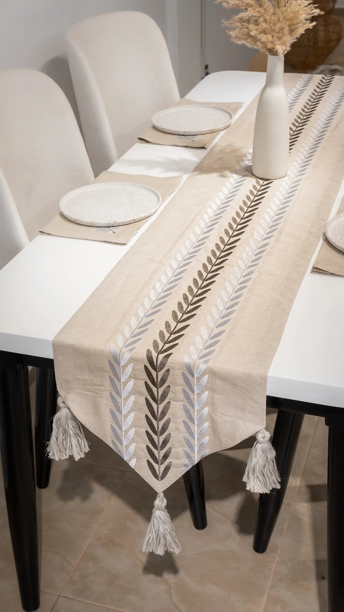 Chemin de Table en Lin Brodé - ARA