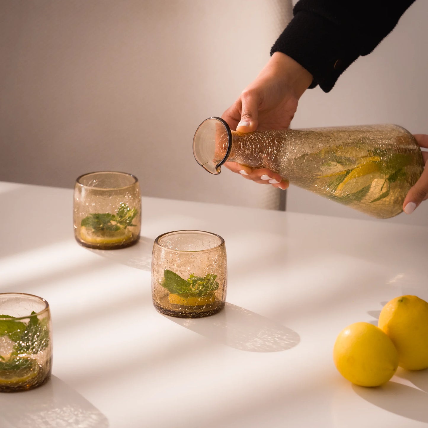 Service Eau de 6 personnes en verre soufflé – carafe & verres – Teinte miel