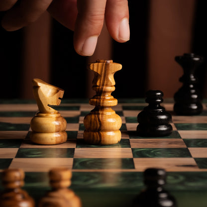 Jeu d’échecs en bois d’olivier – Vert