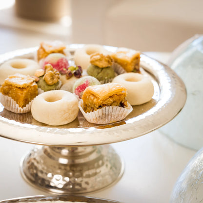 Présentoir avec cloche en verre soufflé & cuivre